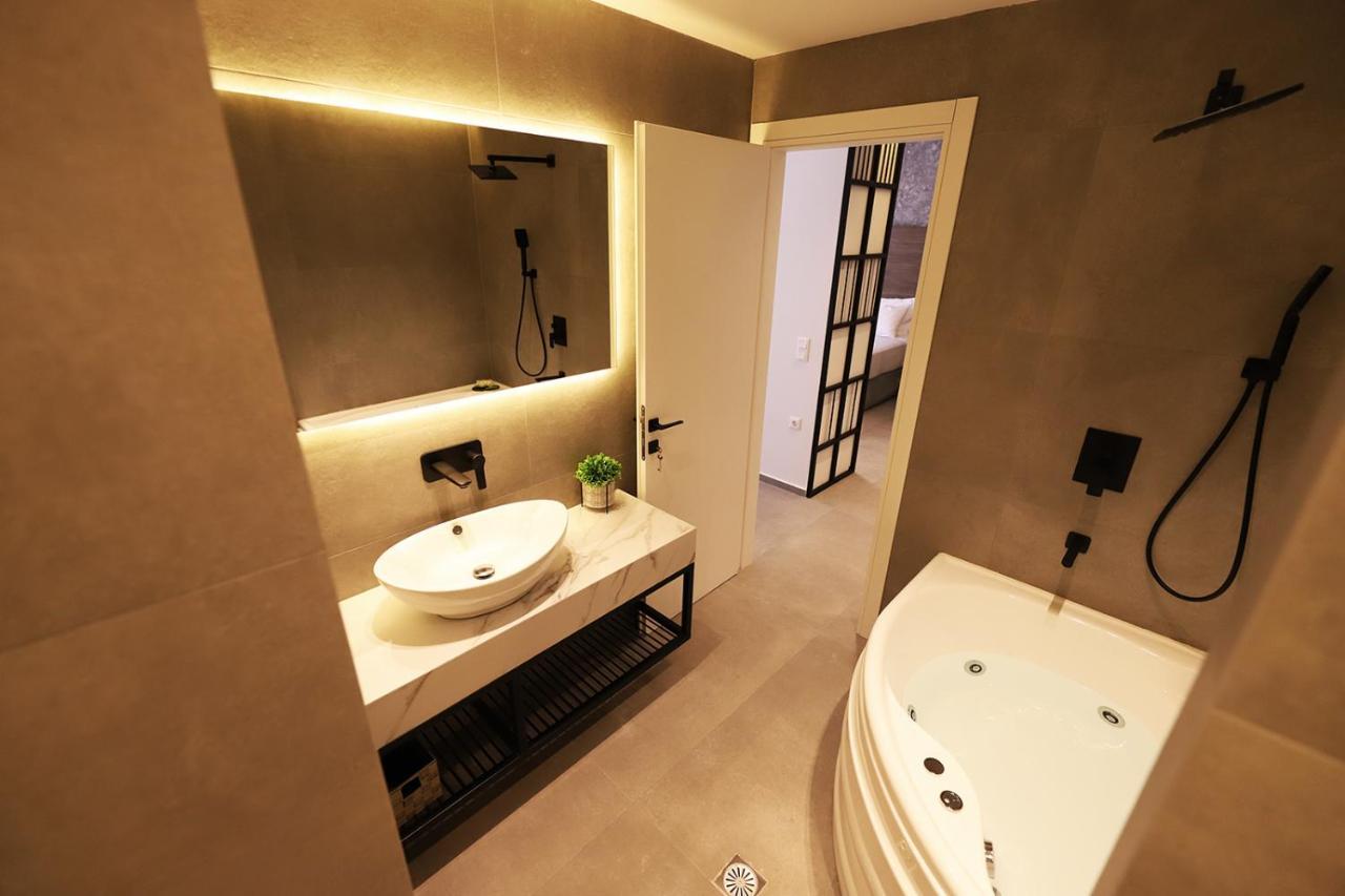 K58 Luxury Apartment Monastiraki Metro Station Acropolis Jacuzzi Athén Kültér fotó