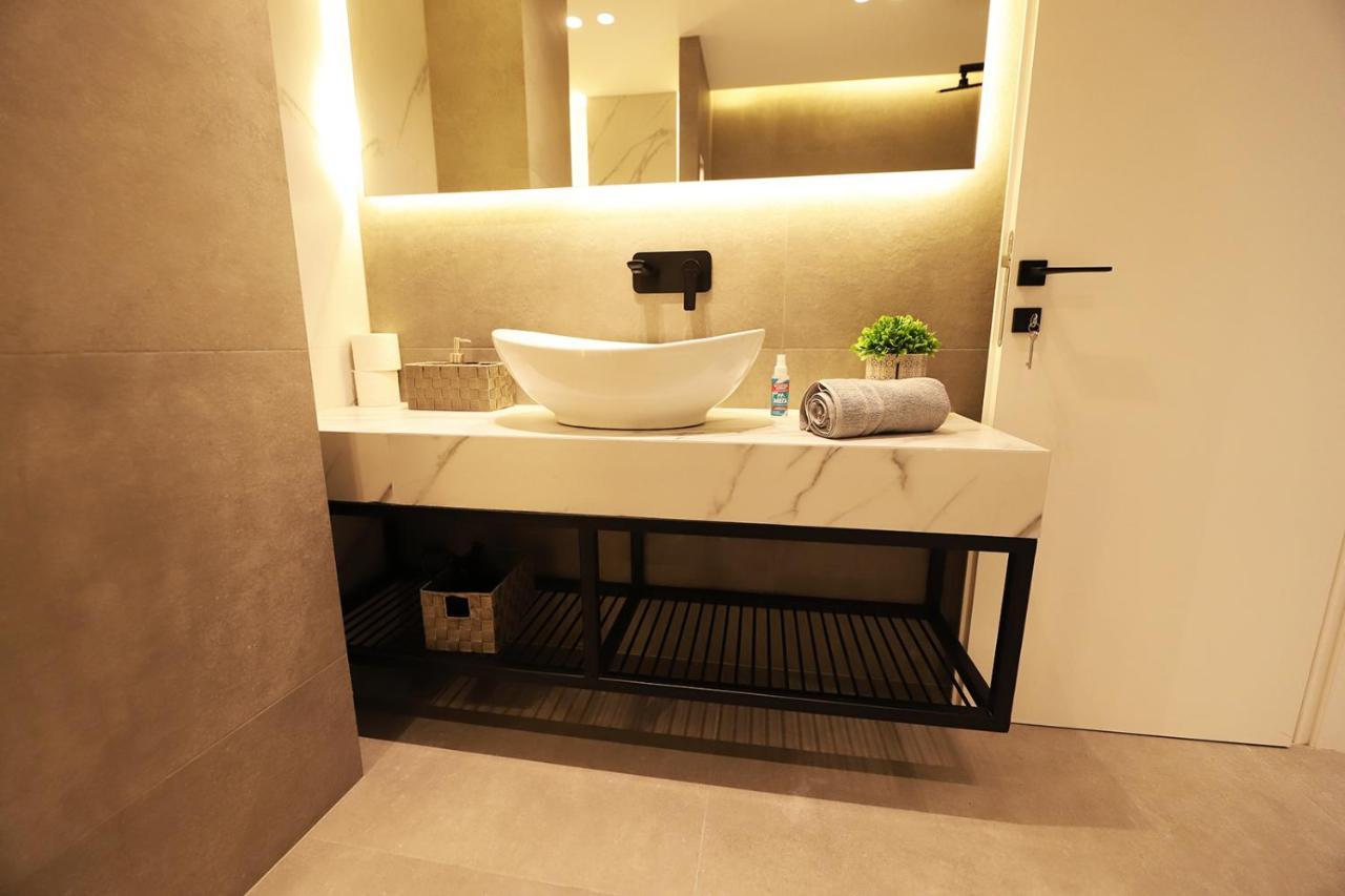 K58 Luxury Apartment Monastiraki Metro Station Acropolis Jacuzzi Athén Kültér fotó